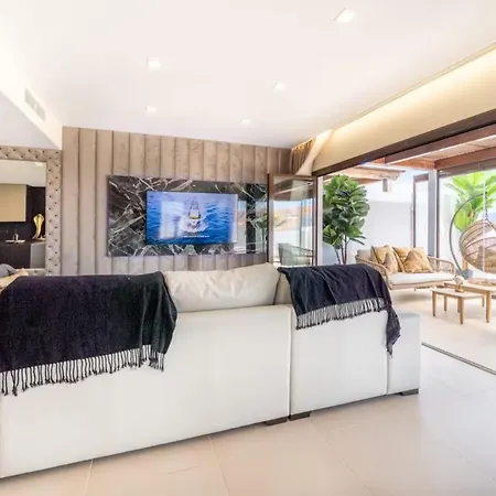 La Cala Sky View Apartment *